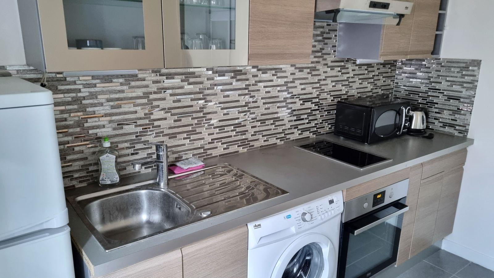 
                                                Location
                                                 Grand studio meublé – 28 m² – Saint‑Mandé