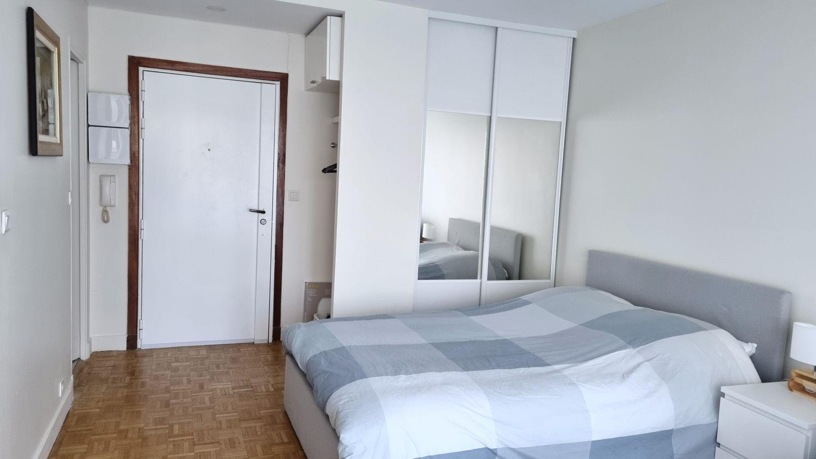 
                                                Location
                                                 Grand studio meublé – 28 m² – Saint‑Mandé
