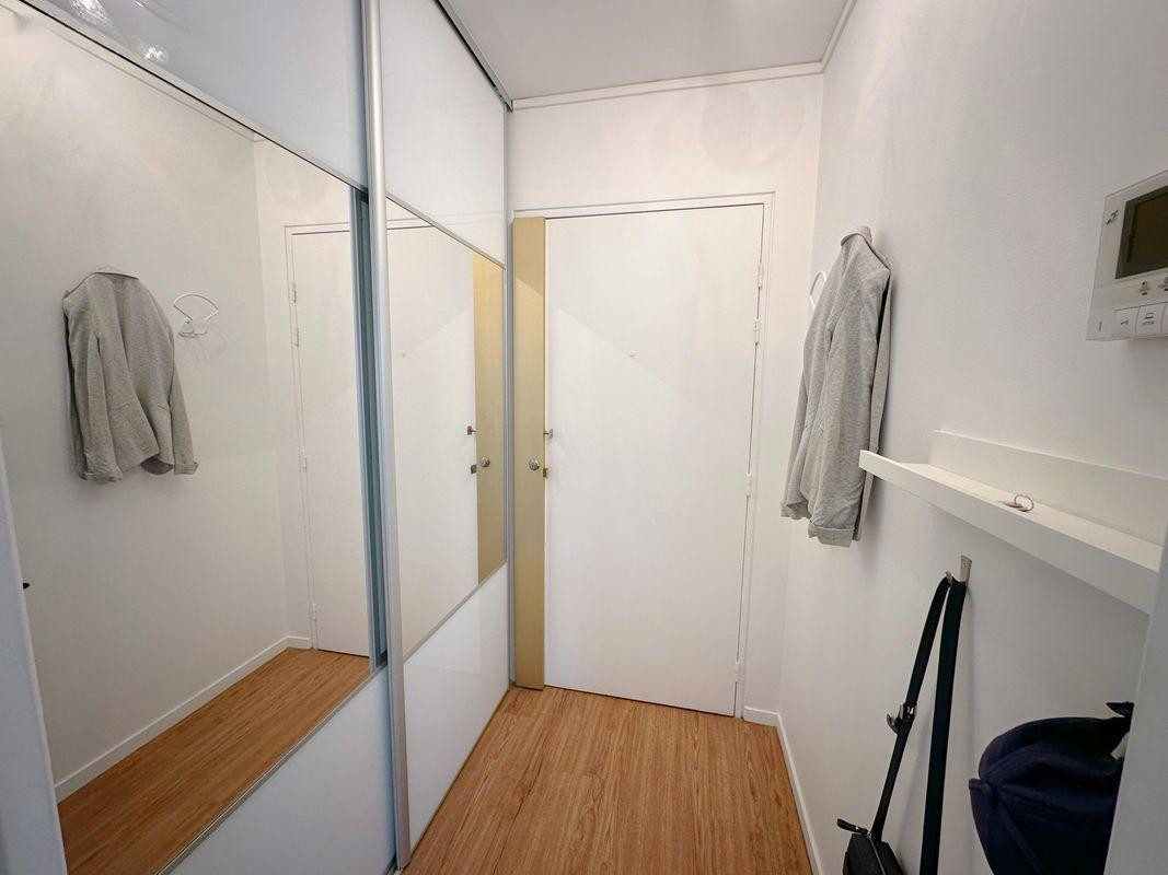 
                                                Location
                                                 Grand studio meublé - 28m2 - Boulogne-Billancourt