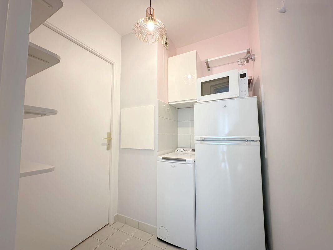 
                                                Location
                                                 Grand studio meublé - 28m2 - Boulogne-Billancourt