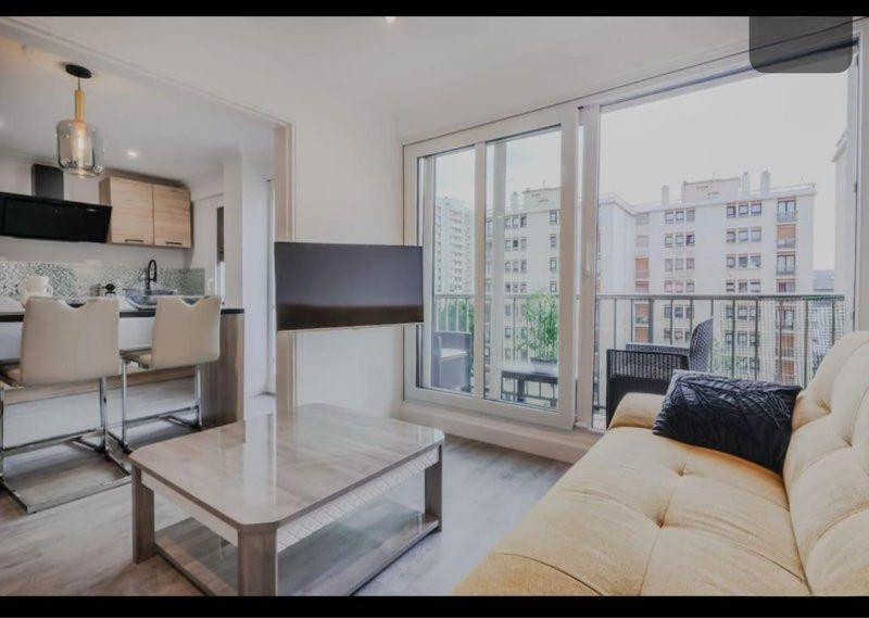 
                                                Location
                                                 Grand studio meublé 38m² à Asnières sur Seine