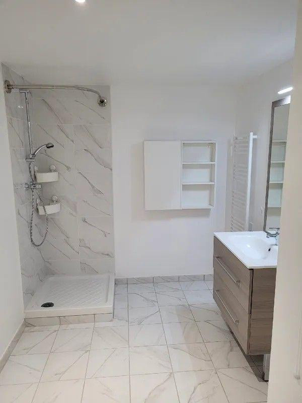 
                                                Location
                                                 Grand Studio Meublé à Bobigny