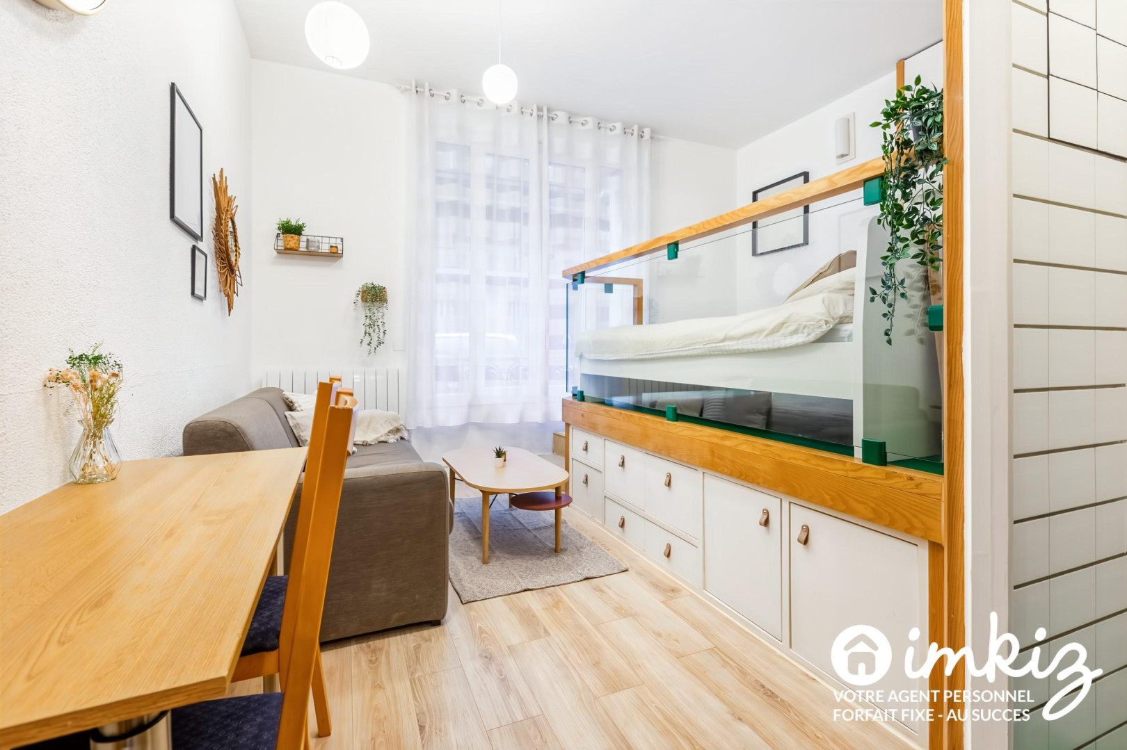 
                                                Vente
                                                 Grand studio meublé Paris 17ème