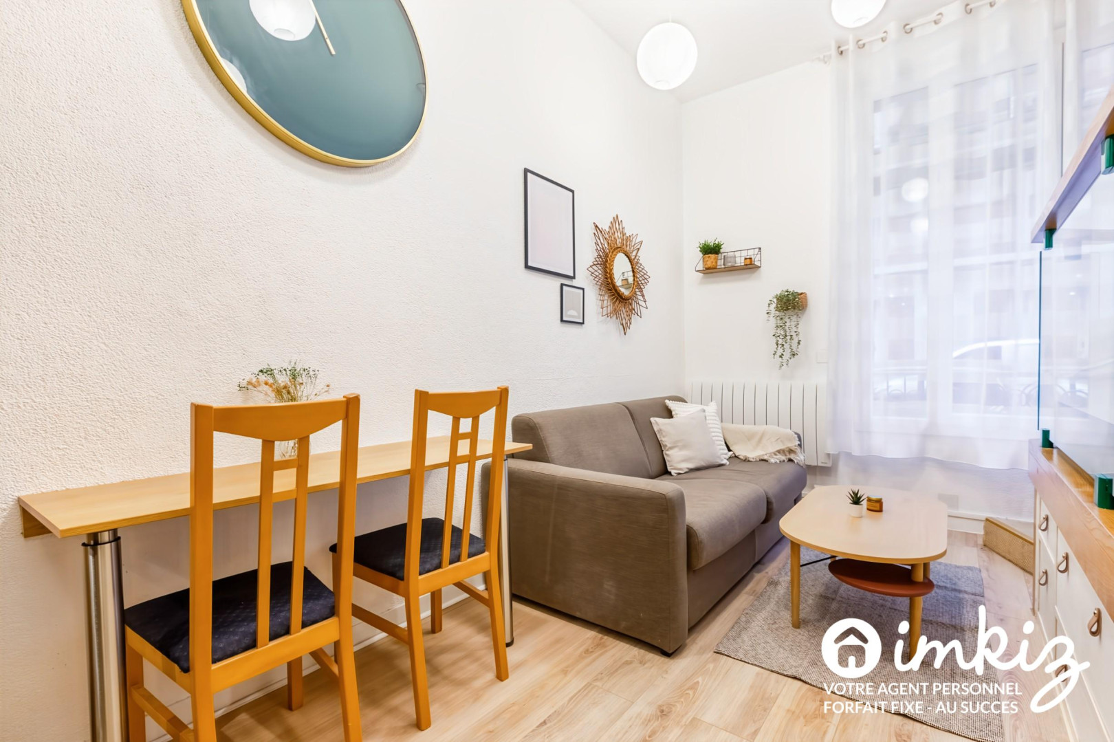 
                                                Vente
                                                 Grand studio meublé Paris 17ème