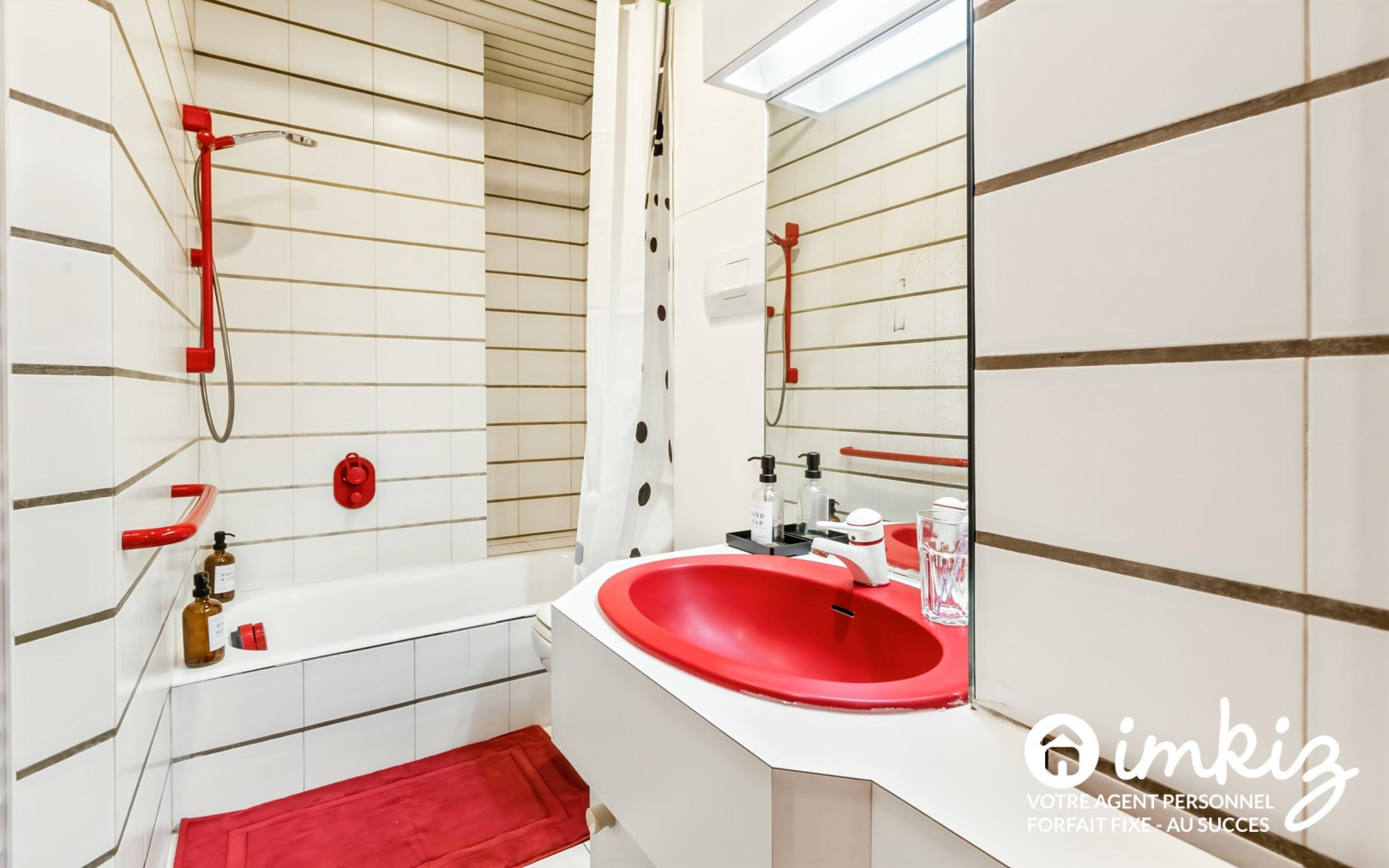 
                                                Vente
                                                 Grand studio meublé Paris 17ème