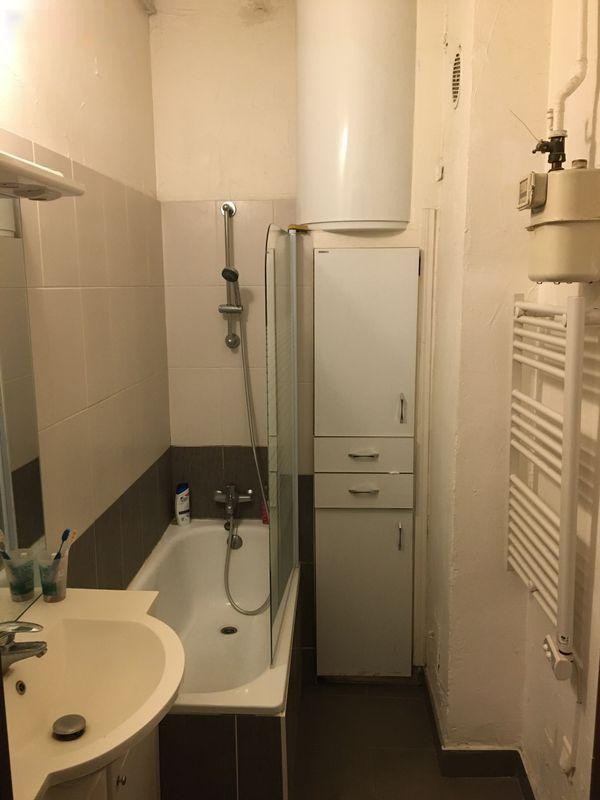 
                                                Location
                                                 Grand Studio meublé - tram au pied