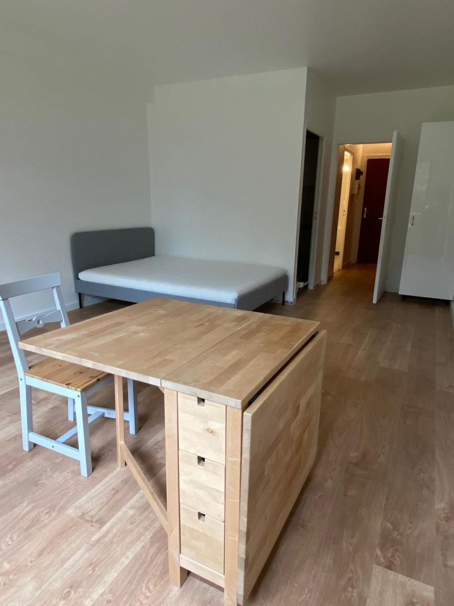 
                                                Location
                                                 Grand Studio Meudon Bellevue