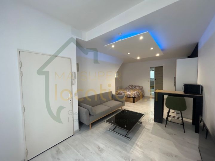 
                                                Location
                                                 Grand Studio non meublé à deux pas du centre-ville de SAINT-QUENTIN