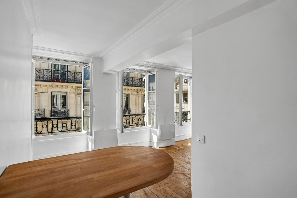 
                                                Vente
                                                 GRAND STUDIO - Quartier Opéra - Paris 2ème