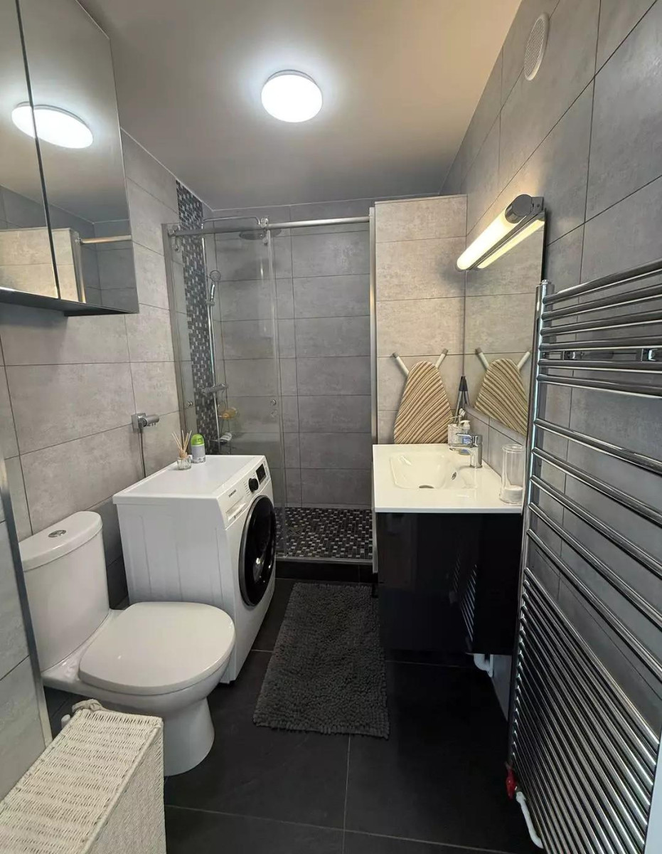 
                                                Location
                                                 Grand studio rénové avec vue panoramique sur Paris