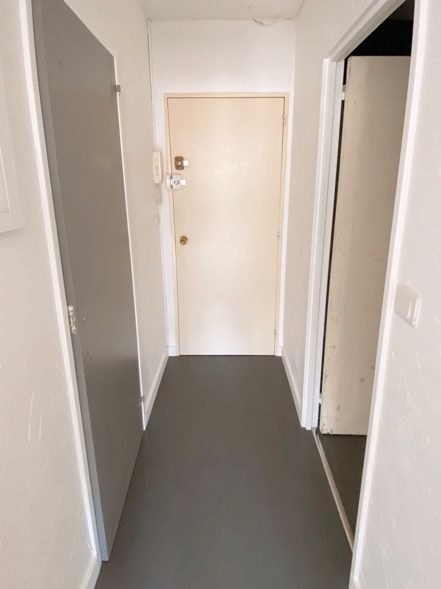 Vente
                                                 Grand studio rénové quartier Rabelais