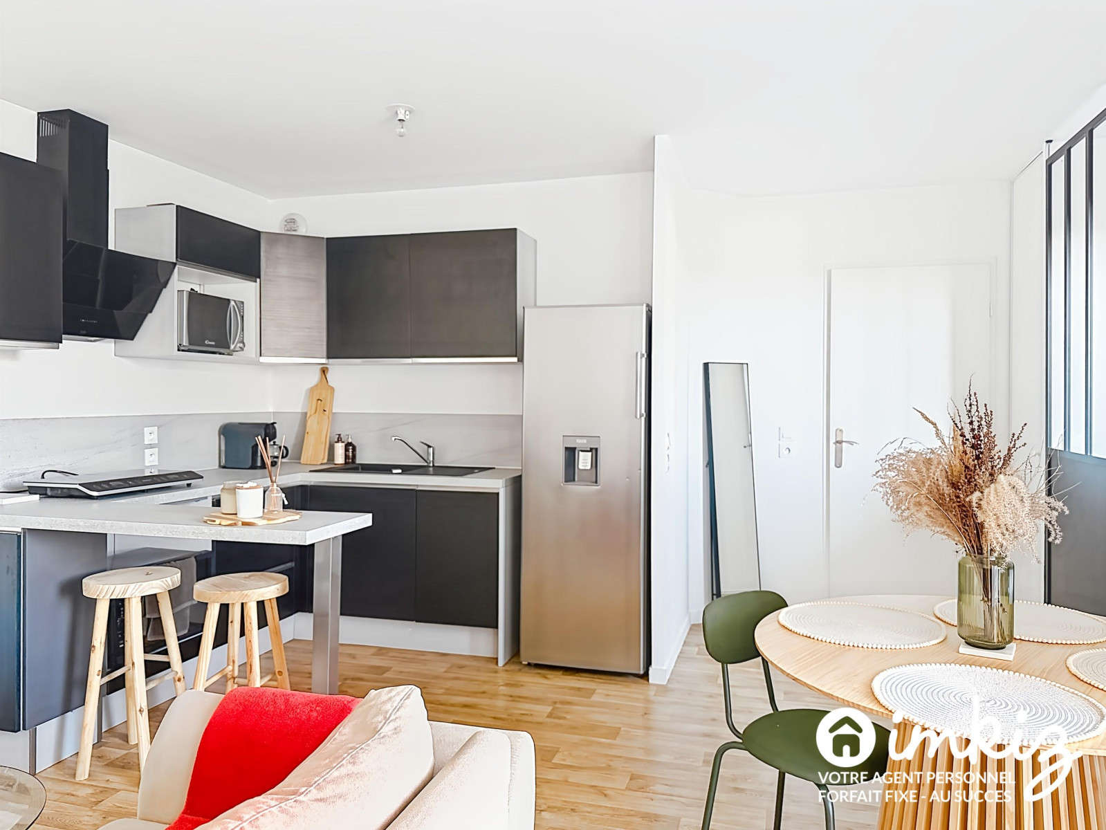 
                                                Vente
                                                 Grand studio / T2, balcon et parking privé