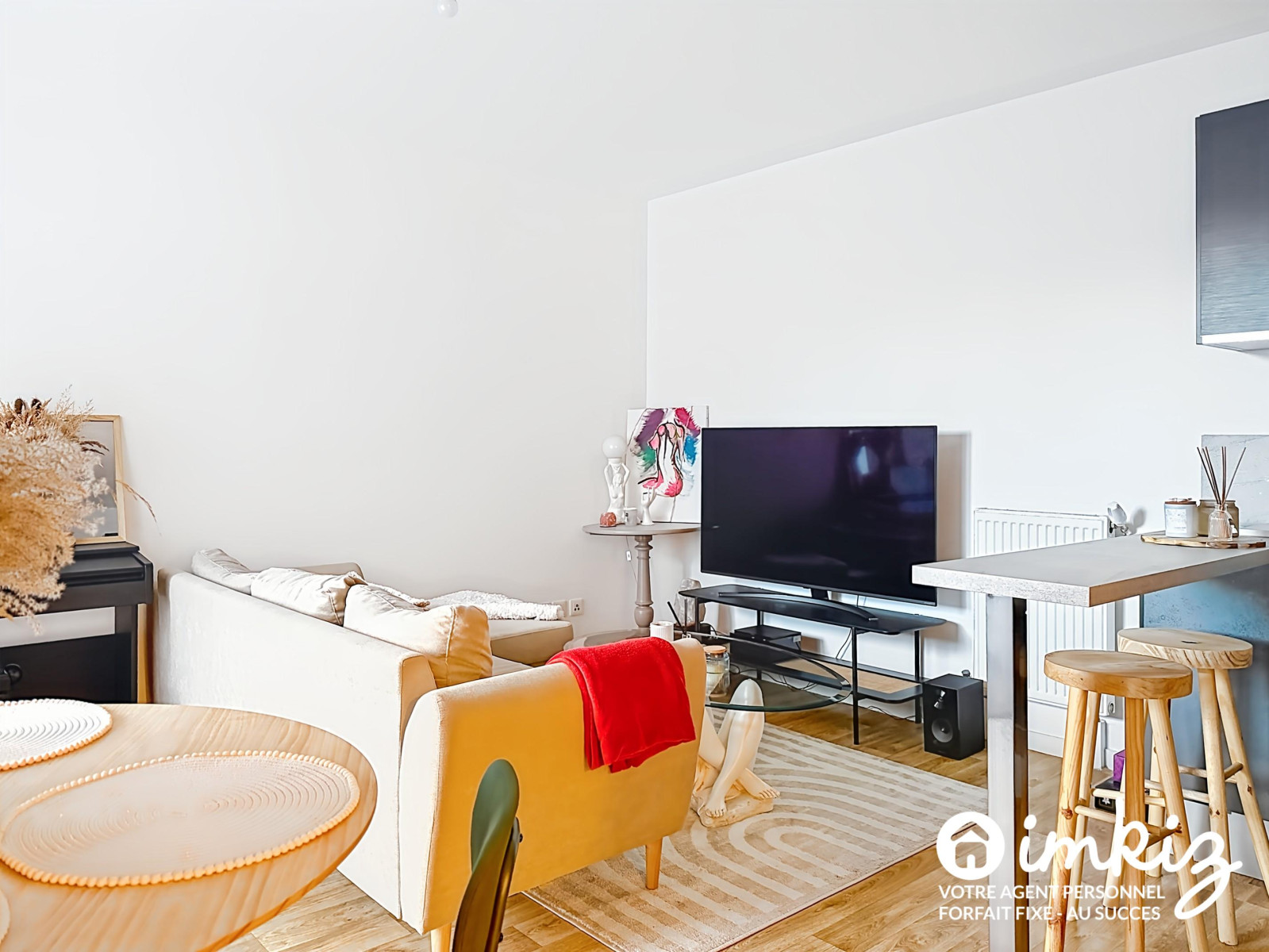 
                                                Vente
                                                 Grand studio / T2, balcon et parking privé