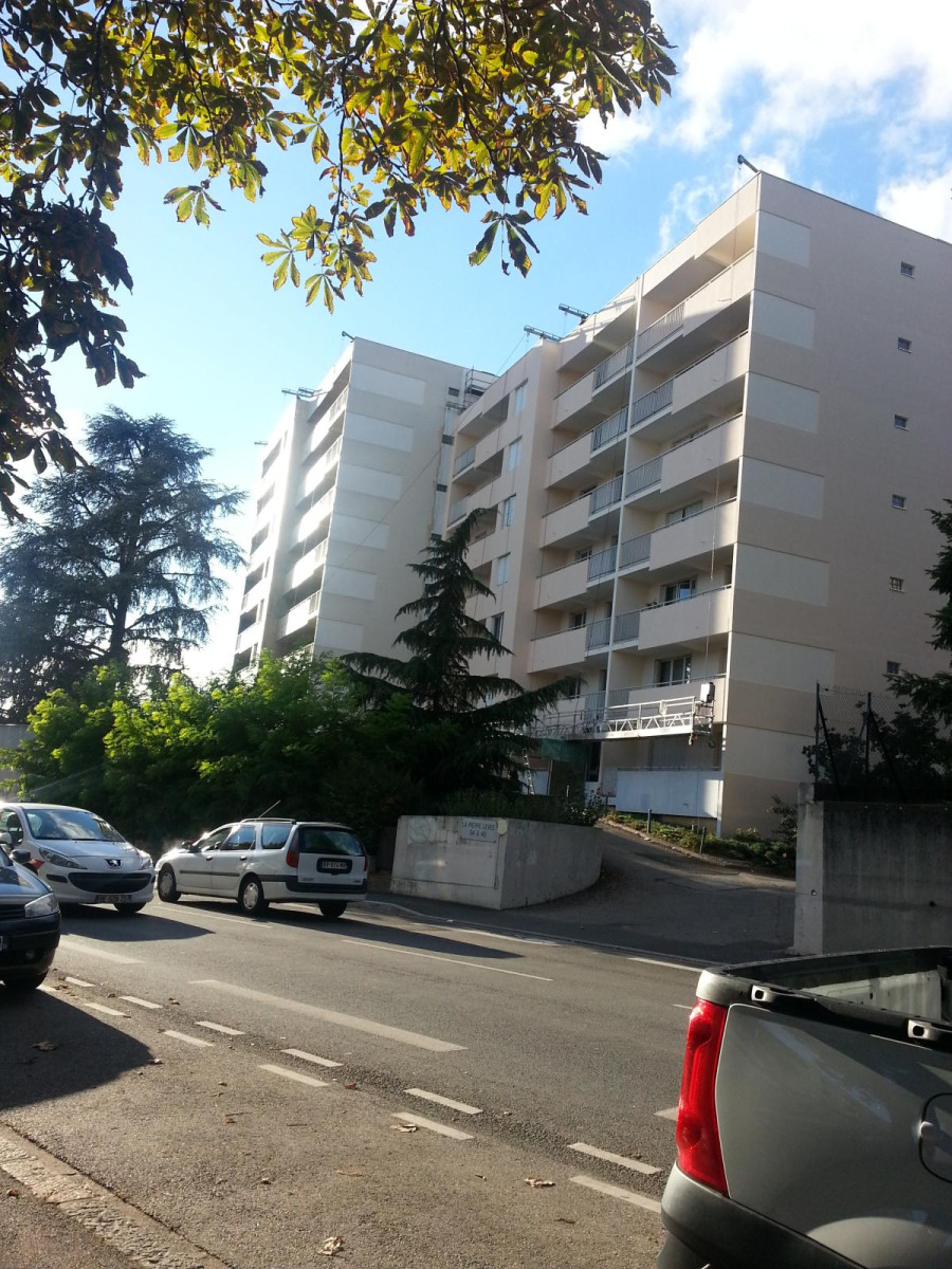 
                                                Location
                                                 Grand T 2 proche TASSIN