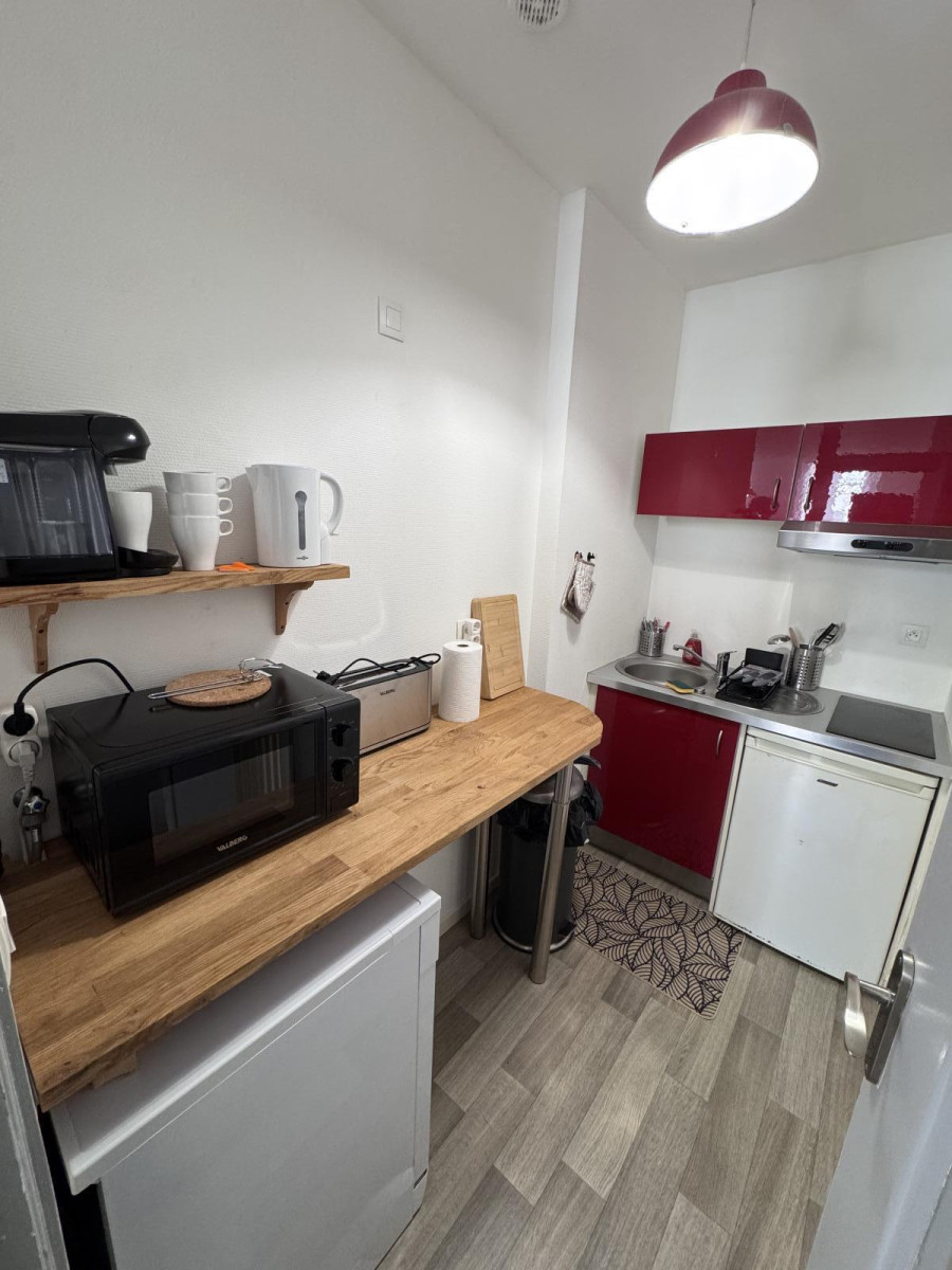 
                                                Location
                                                 Grand T1 bis 29m2 meublé à louer