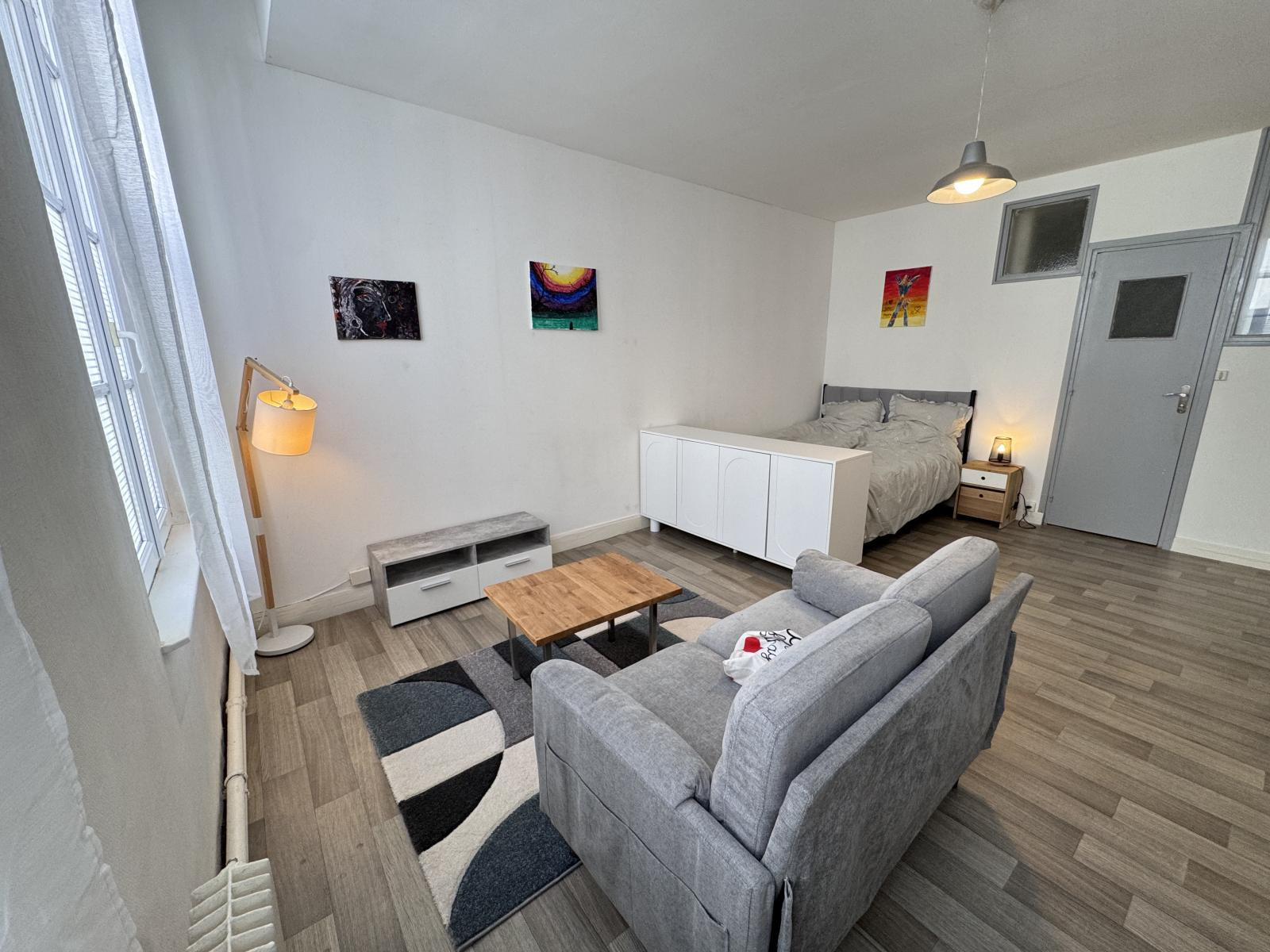 
                                                Location
                                                 Grand T1 bis 29m2 meublé à louer