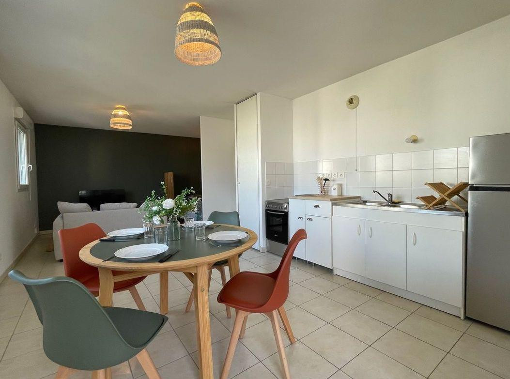 
                                                Location
                                                 Grand t1 bis avec box