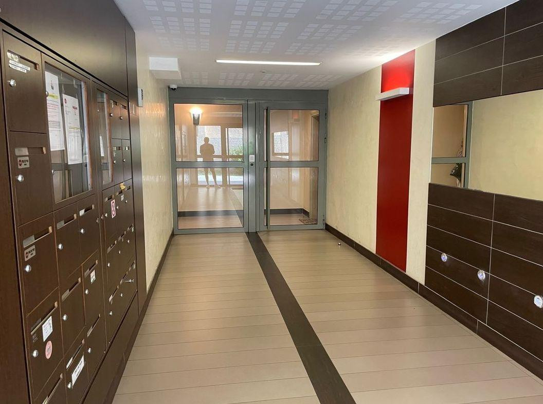 
                                                Location
                                                 Grand t1 bis avec box