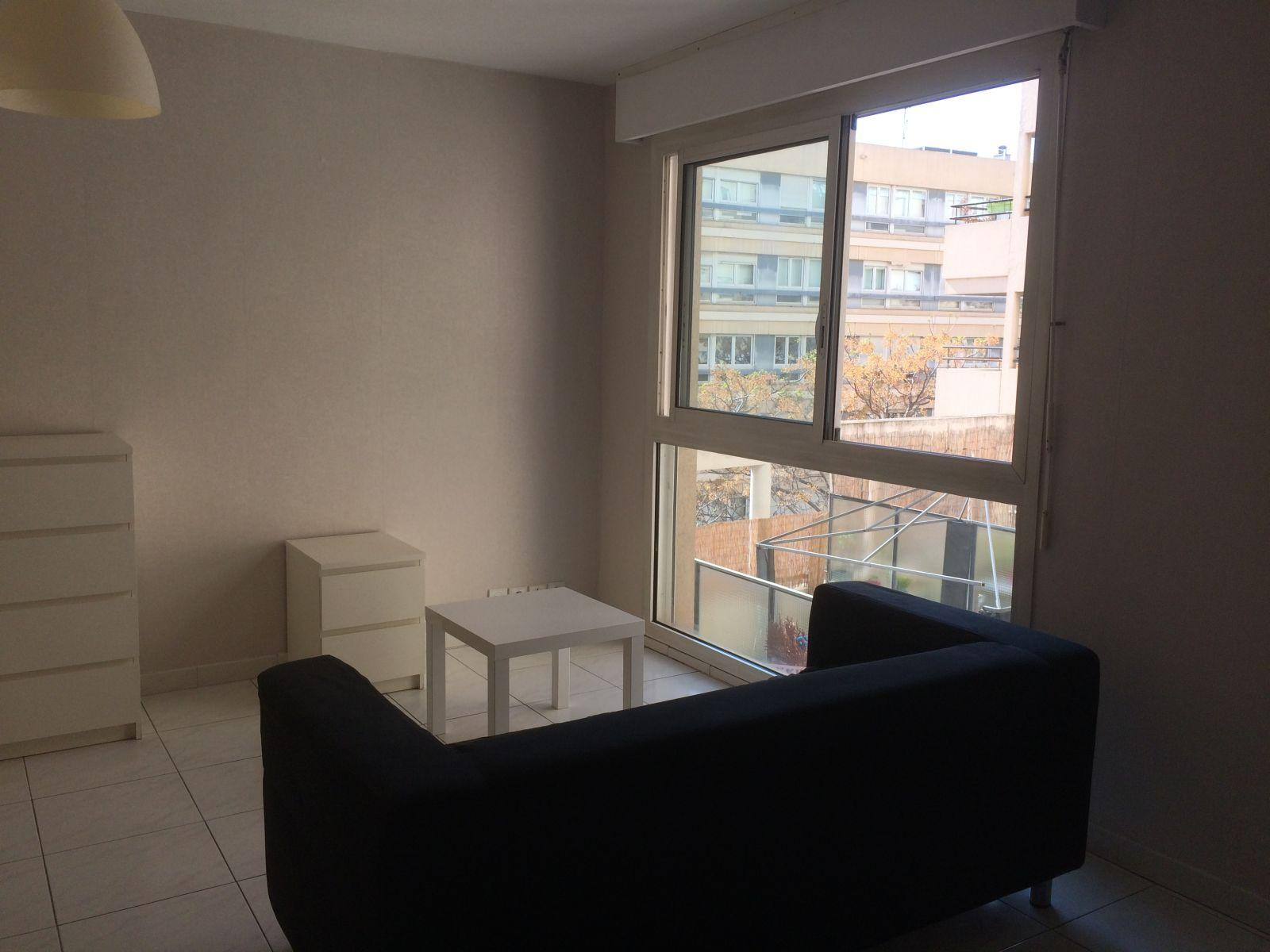 
                                                Location
                                                 Grand T1 equipé