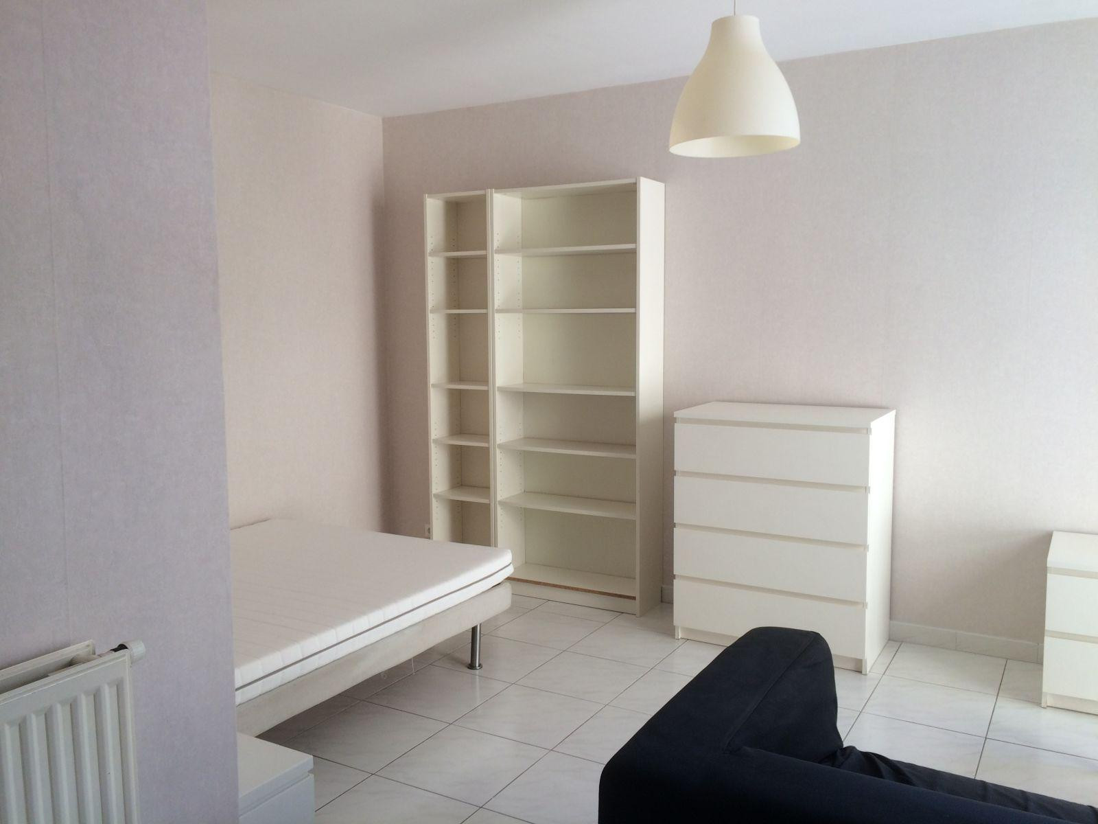 
                                                Location
                                                 Grand T1 equipé