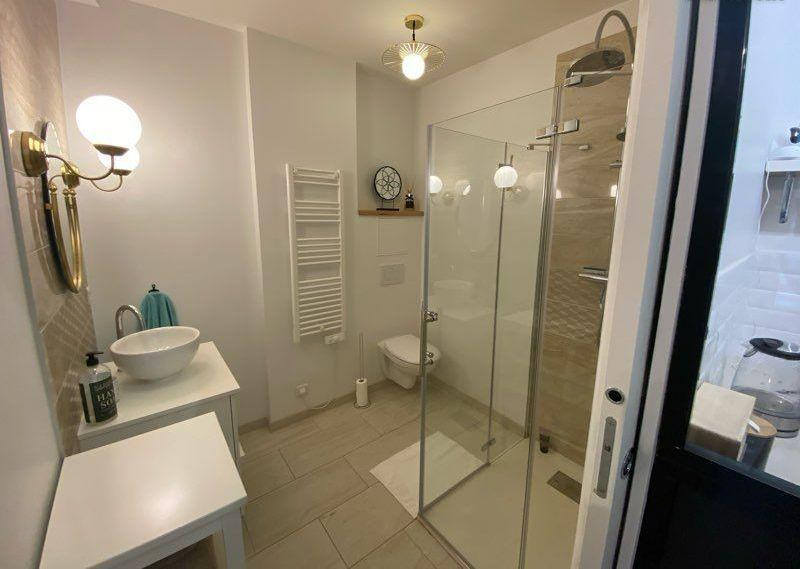 
                                                Location
                                                 Grand t1 meublé 27m²