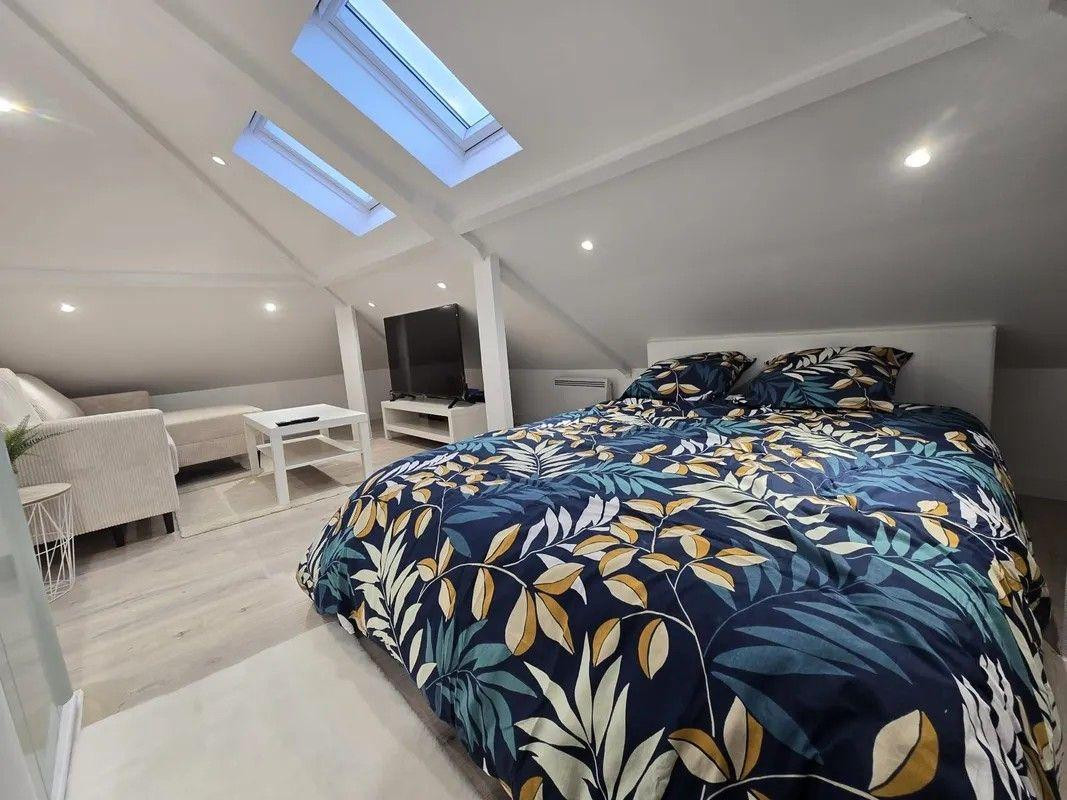 
                                                Location
                                                 Grand T1 meublé 40m² avec terrasse privative