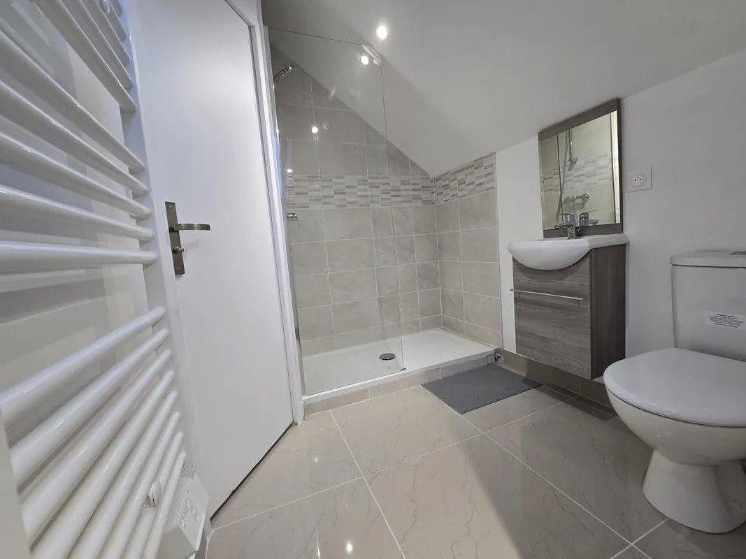 
                                                Location
                                                 Grand T1 meublé 40m² avec terrasse privative