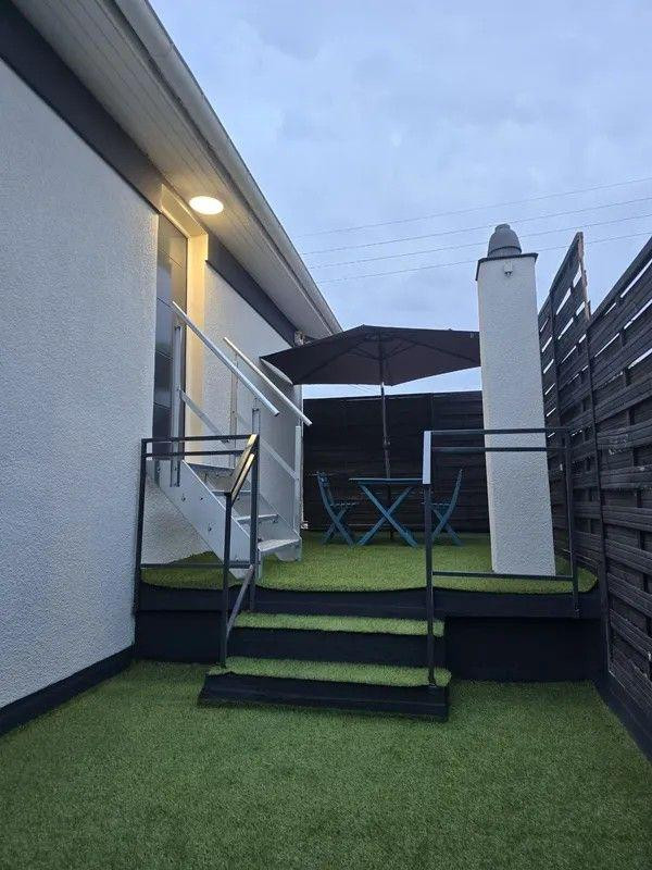 
                                                Location
                                                 Grand T1 meublé 40m² avec terrasse privative