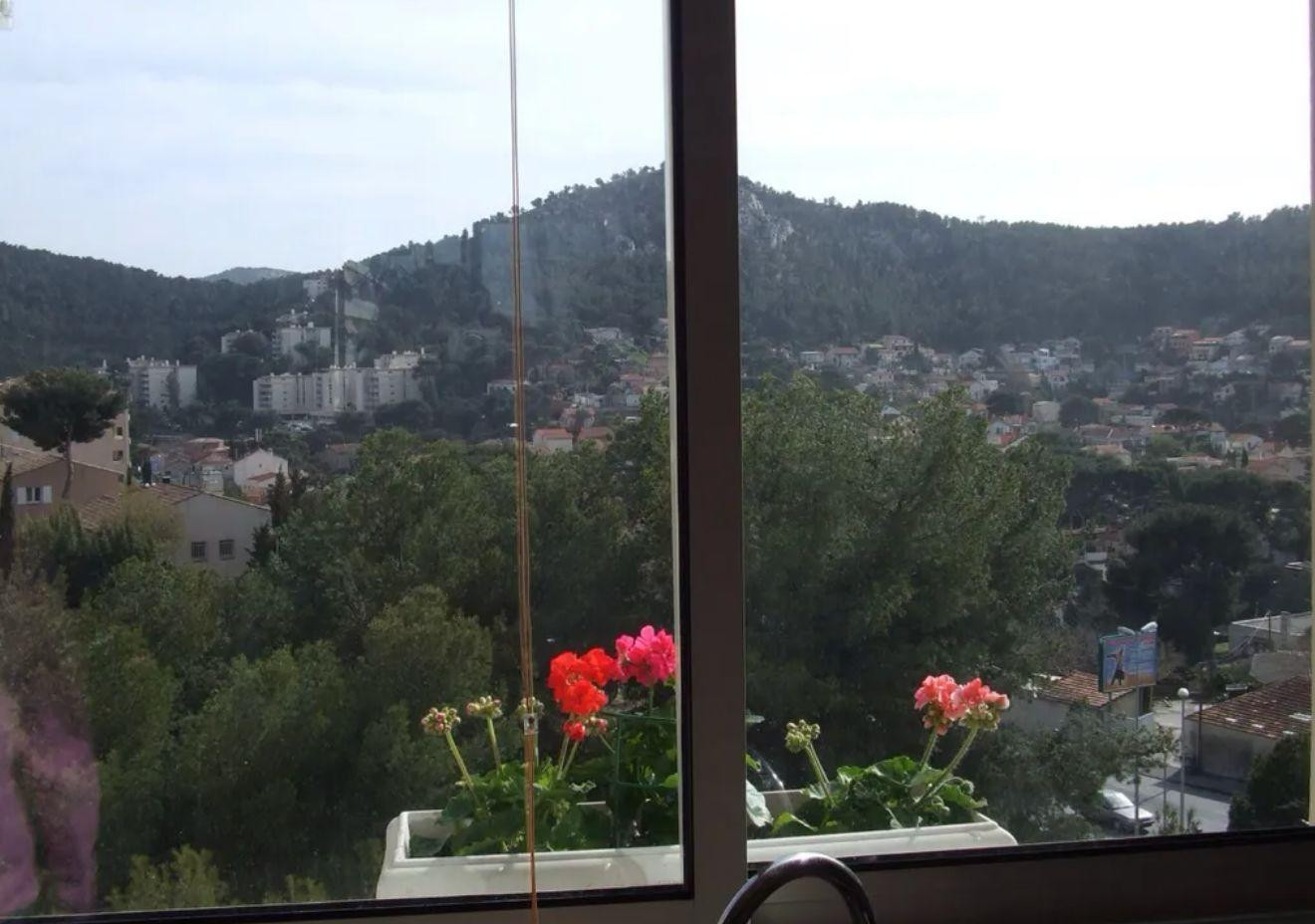 
                                                Location
                                                 Grand T1 meublé La Rouviere 13009