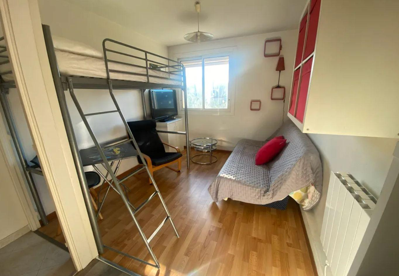 
                                                Location
                                                 Grand T1 meublé La Rouviere 13009
