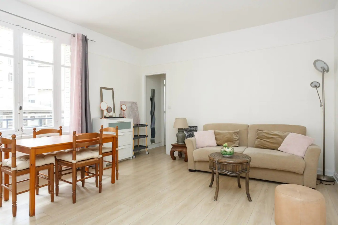 
                                                Location
                                                 Grand T1 meublé Paris 16 - 34 m2