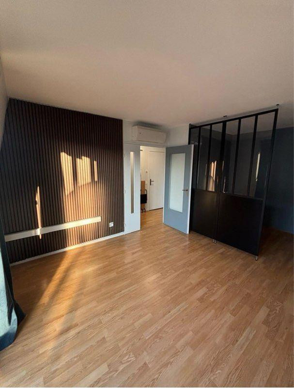 
                                                Location
                                                 Grand T1 rénové de 36m²