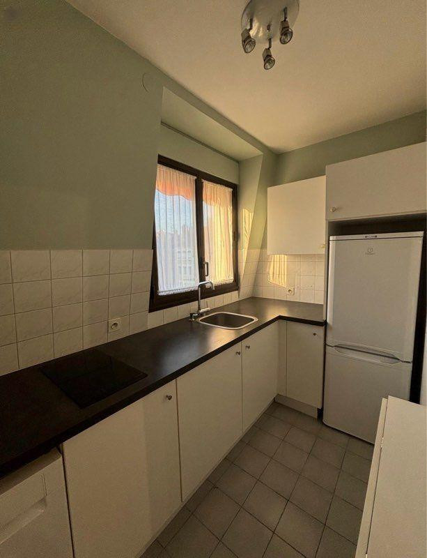 
                                                Location
                                                 Grand T1 rénové de 36m²