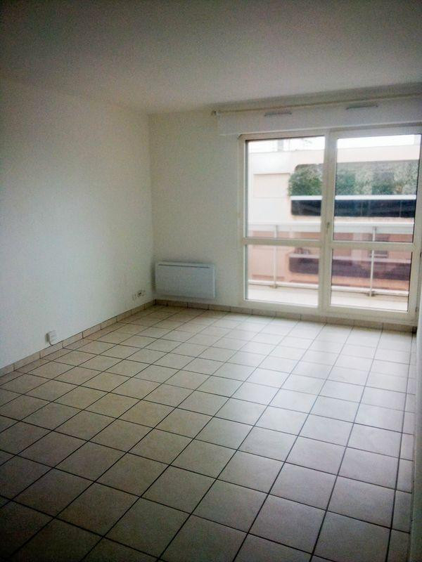 
                                                Location
                                                 Grand T2 (52,5 m² habitables) à Caudéran