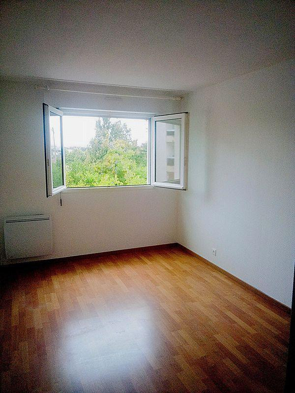 
                                                Location
                                                 Grand T2 (52,5 m² habitables) à Caudéran