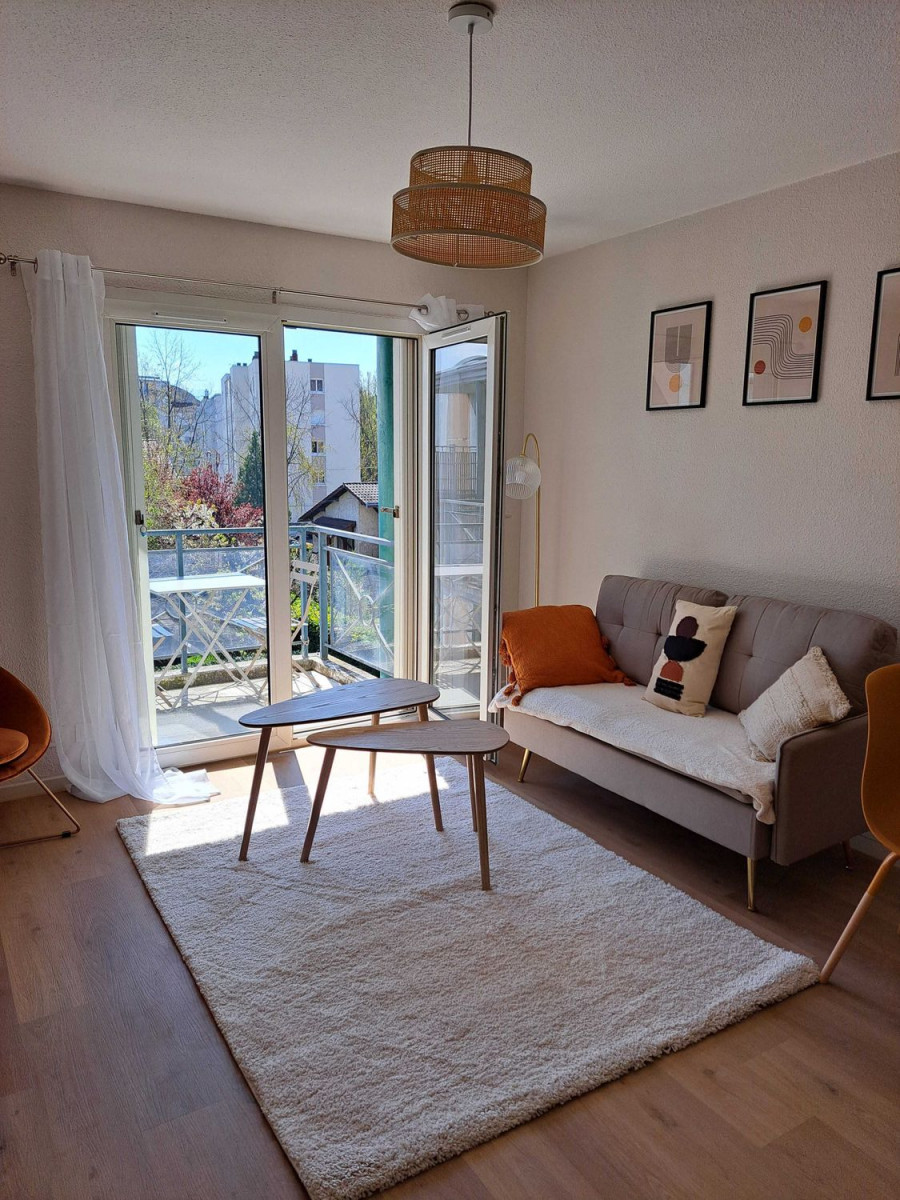 
                                                Location
                                                 Grand T2 à Grenoble