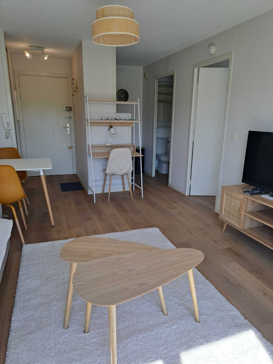 
                                                Location
                                                 Grand T2 à Grenoble