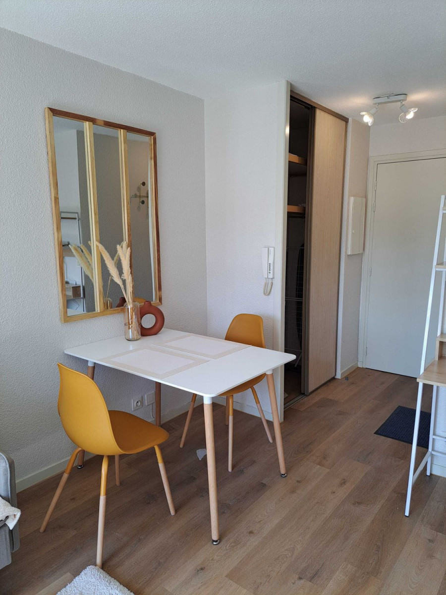 
                                                Location
                                                 Grand T2 à Grenoble