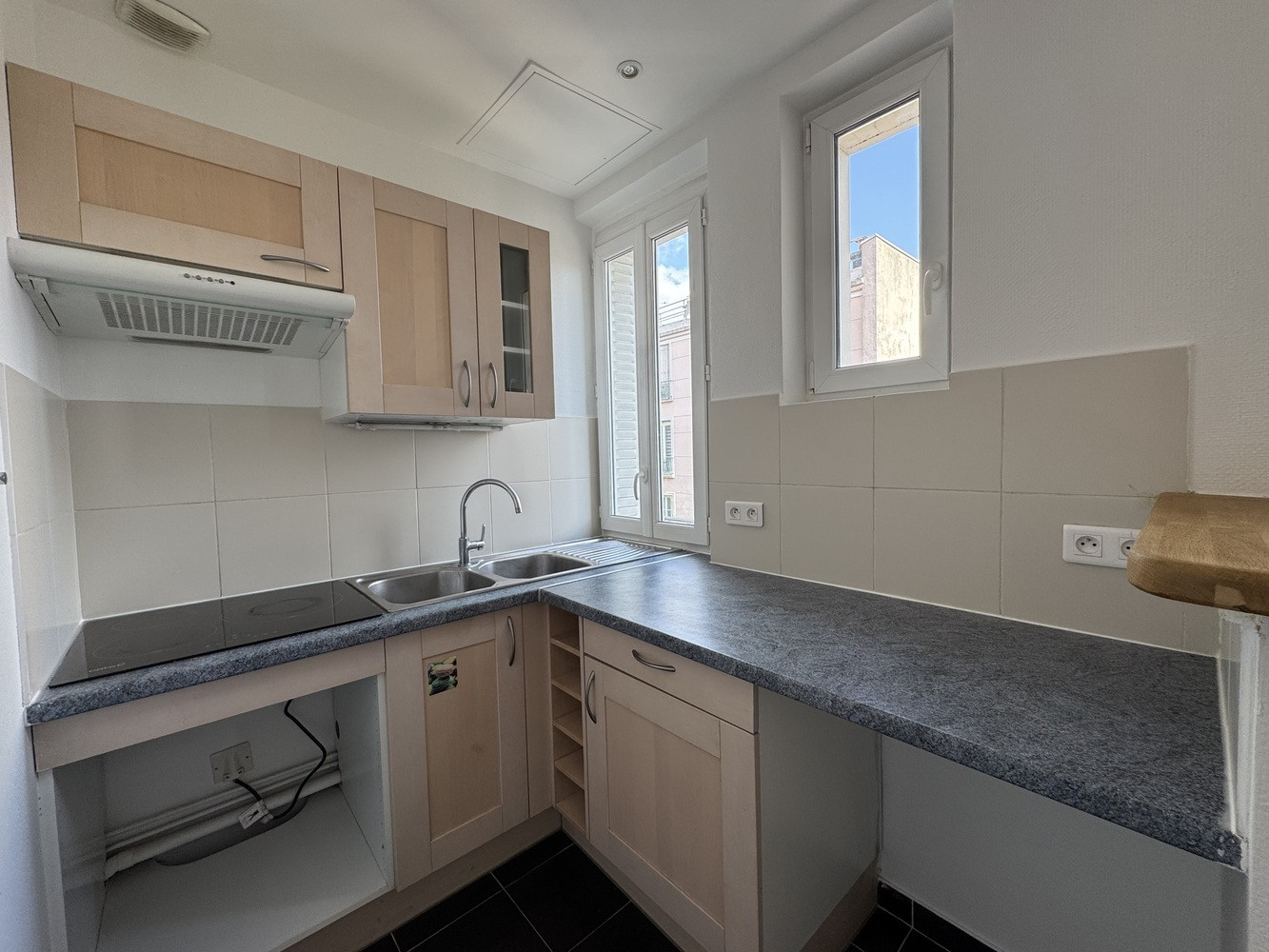
                                                Location
                                                 Grand T2 avec Espace Nuit et 2 salles de bain