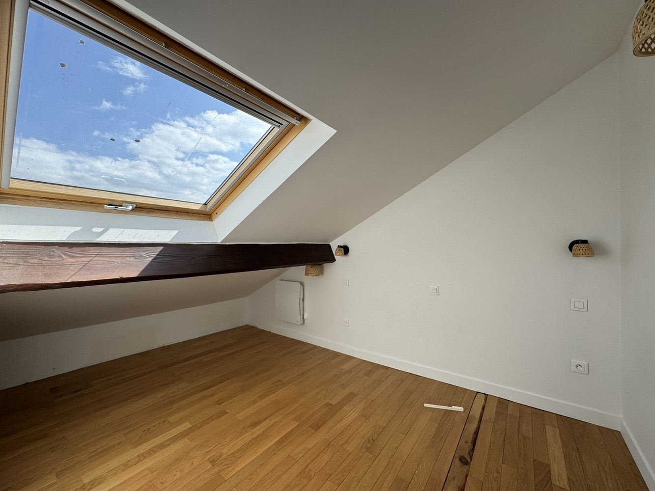 
                                                Location
                                                 Grand T2 avec Espace Nuit et 2 salles de bain