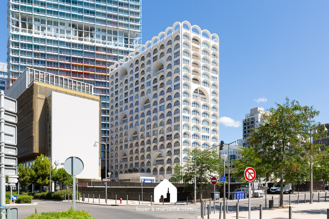 
                                                Location
                                                 Grand T2 de standing meuble
