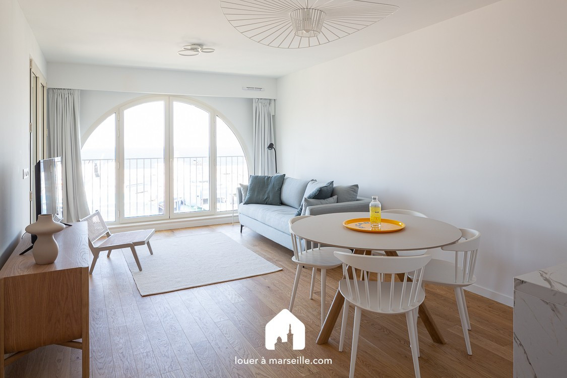 
                                                Location
                                                 Grand T2 de standing meuble