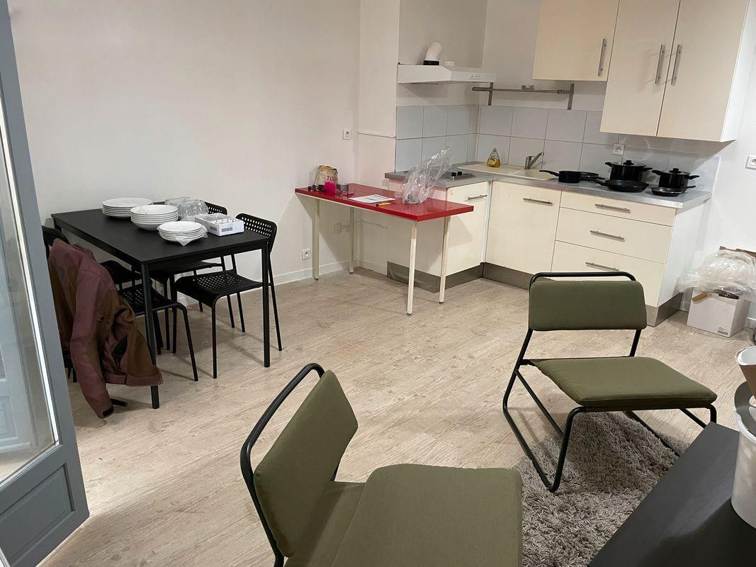 
                                                Location
                                                 Grand T2 Ecusson