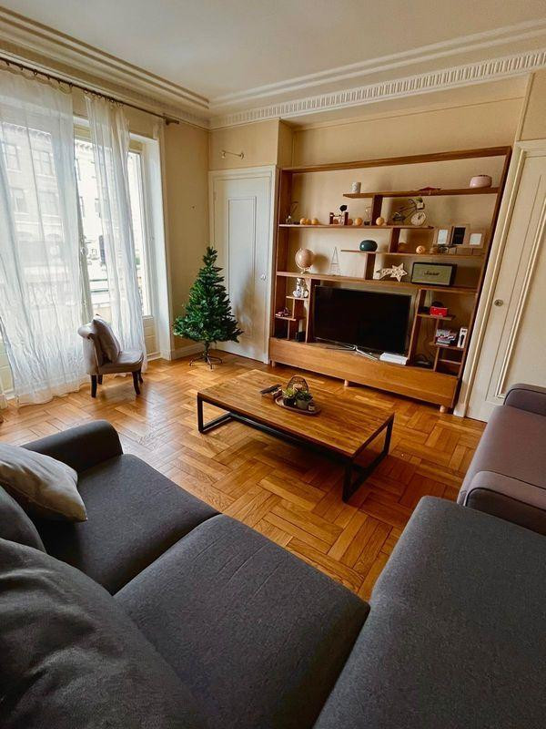 
                                                Location
                                                 Grand T2 lumineux de 80 m² avec balcon