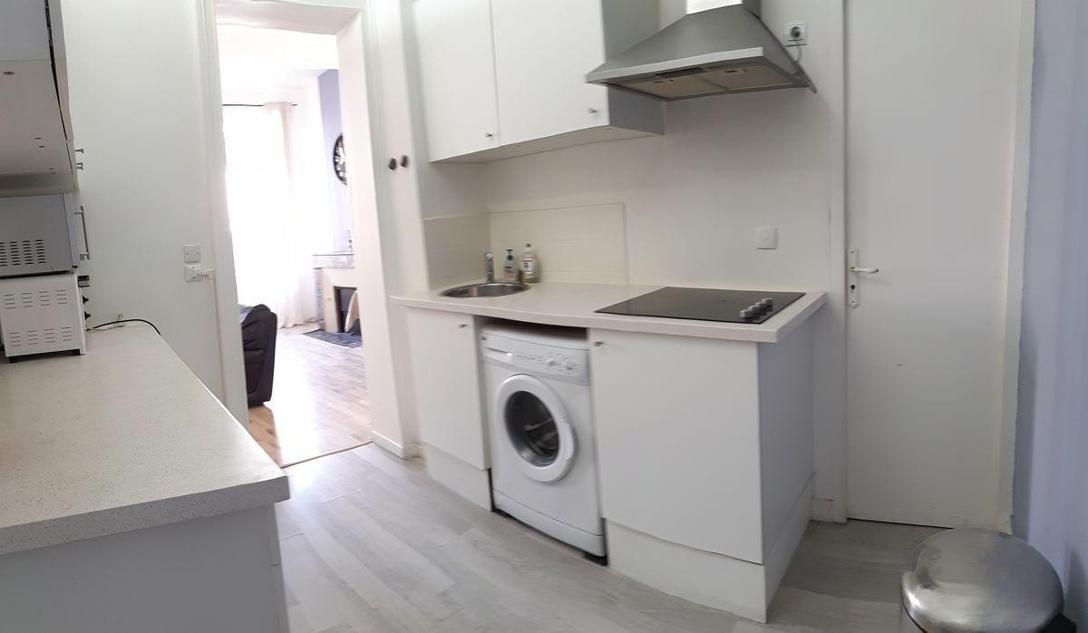 
                                                Location
                                                 Grand T2 meublé - 53m²