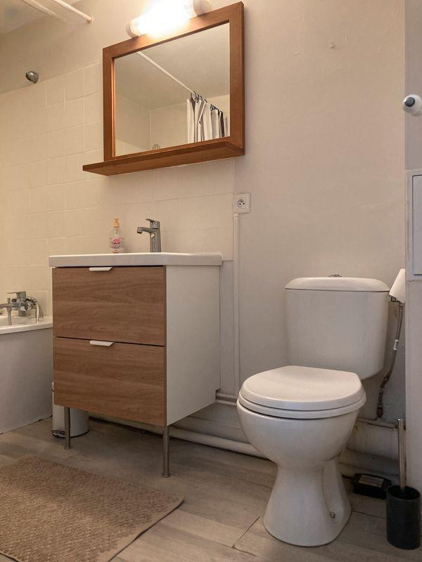 
                                                Location
                                                 Grand T2 meublé - 53m²