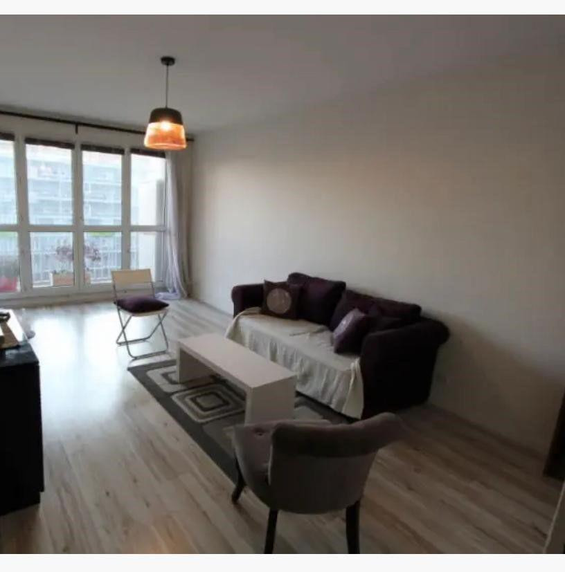 
                                                Location
                                                 Grand T2 meublé 60 m2 vue dégagée à Charenton
