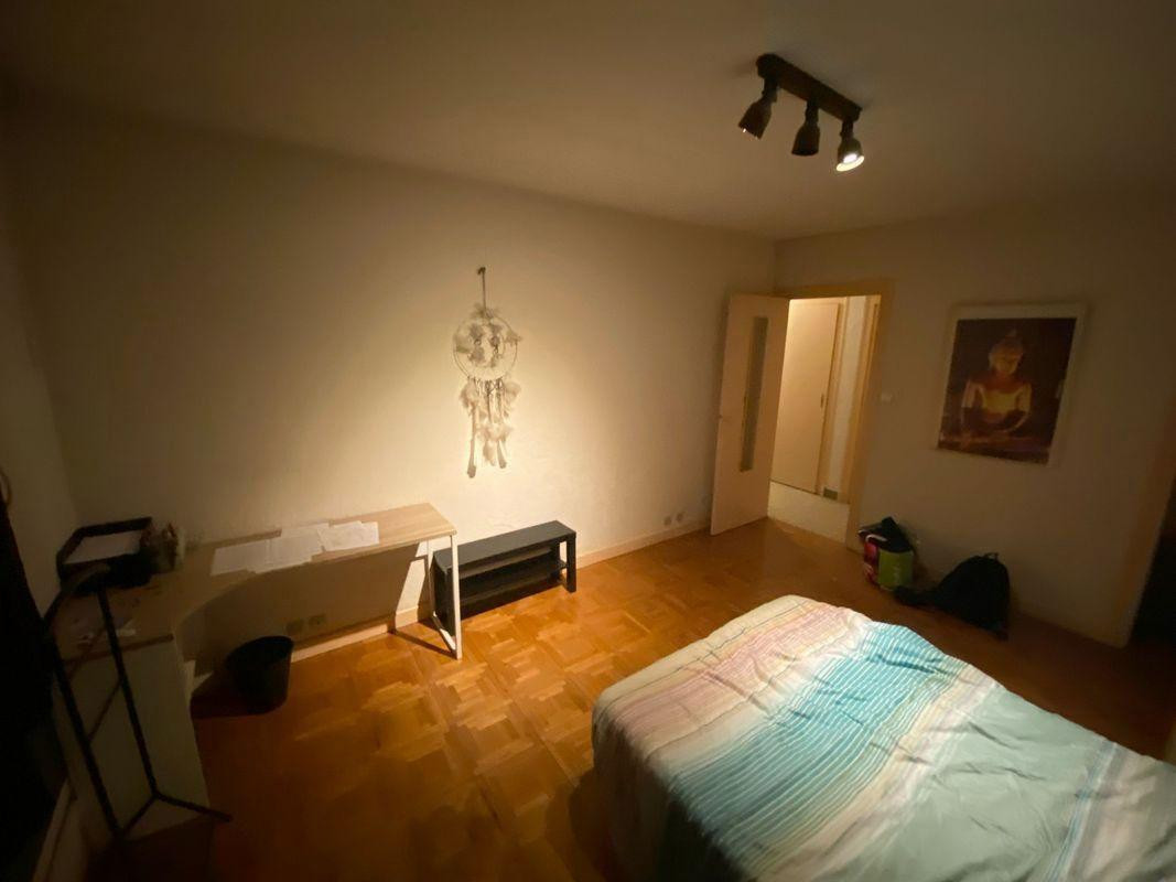 
                                                Location
                                                 Grand T2 meublé