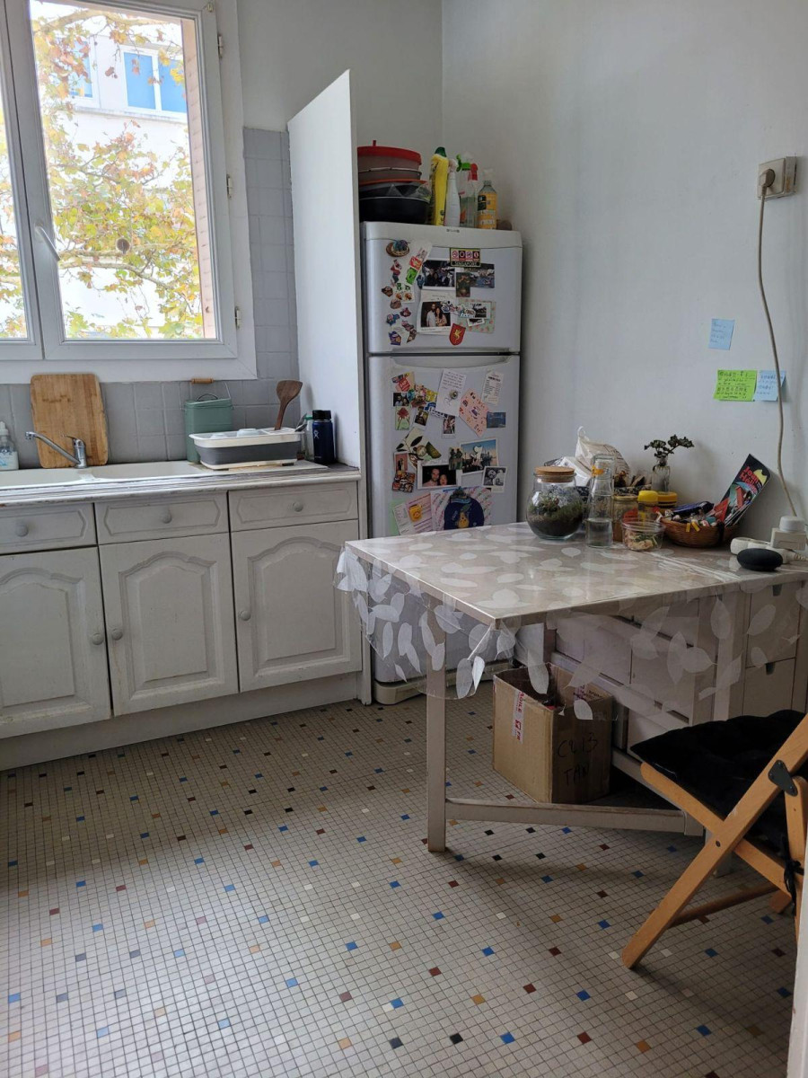 
                                                Location
                                                 Grand T2 meublé à Montchat