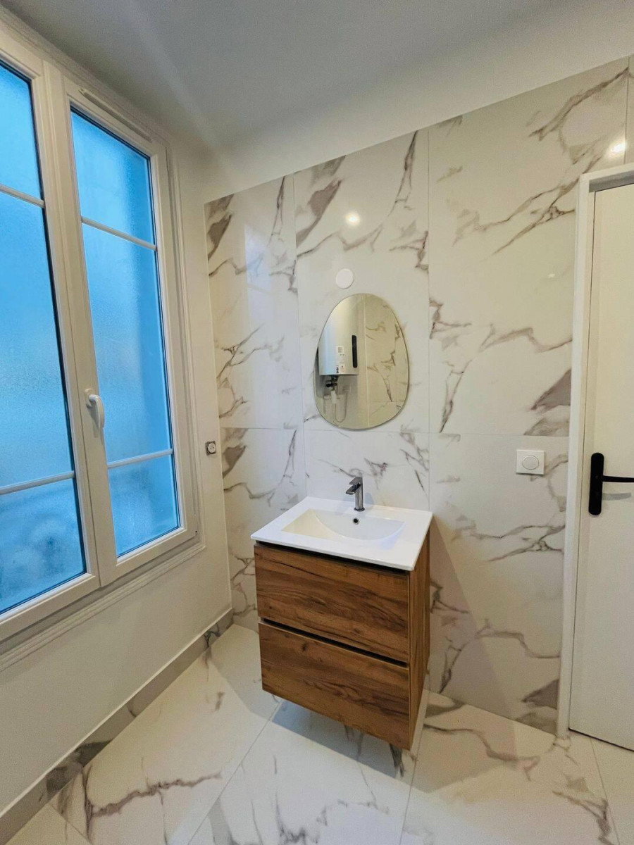 
                                                Location
                                                 Grand T2 meublé neuf avec jardin partagé
